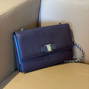 Ferragamo Vera Chain Bag Clutch